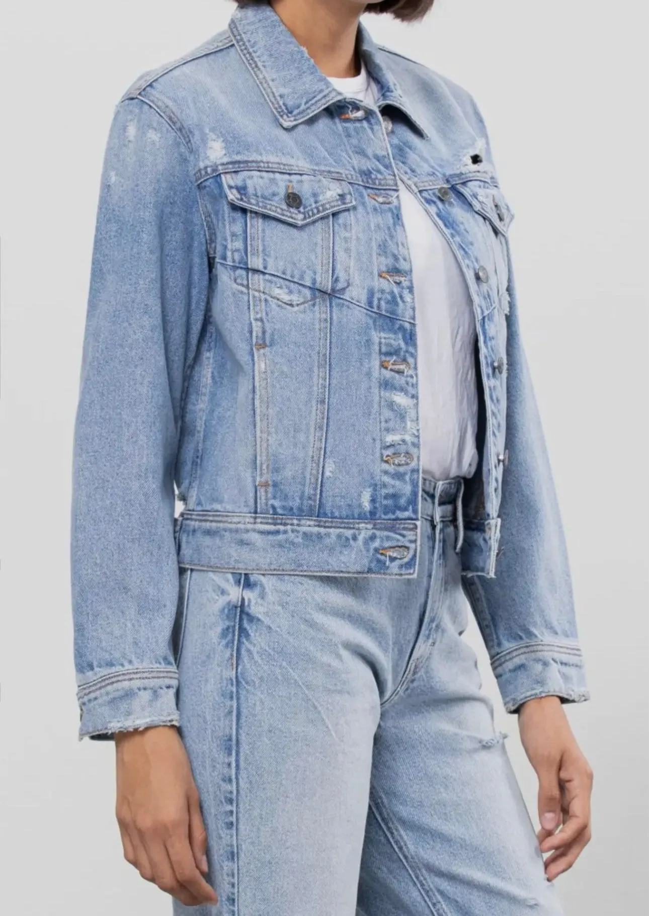 HD897J-LT Light Wash Fitted Trucker Jacket