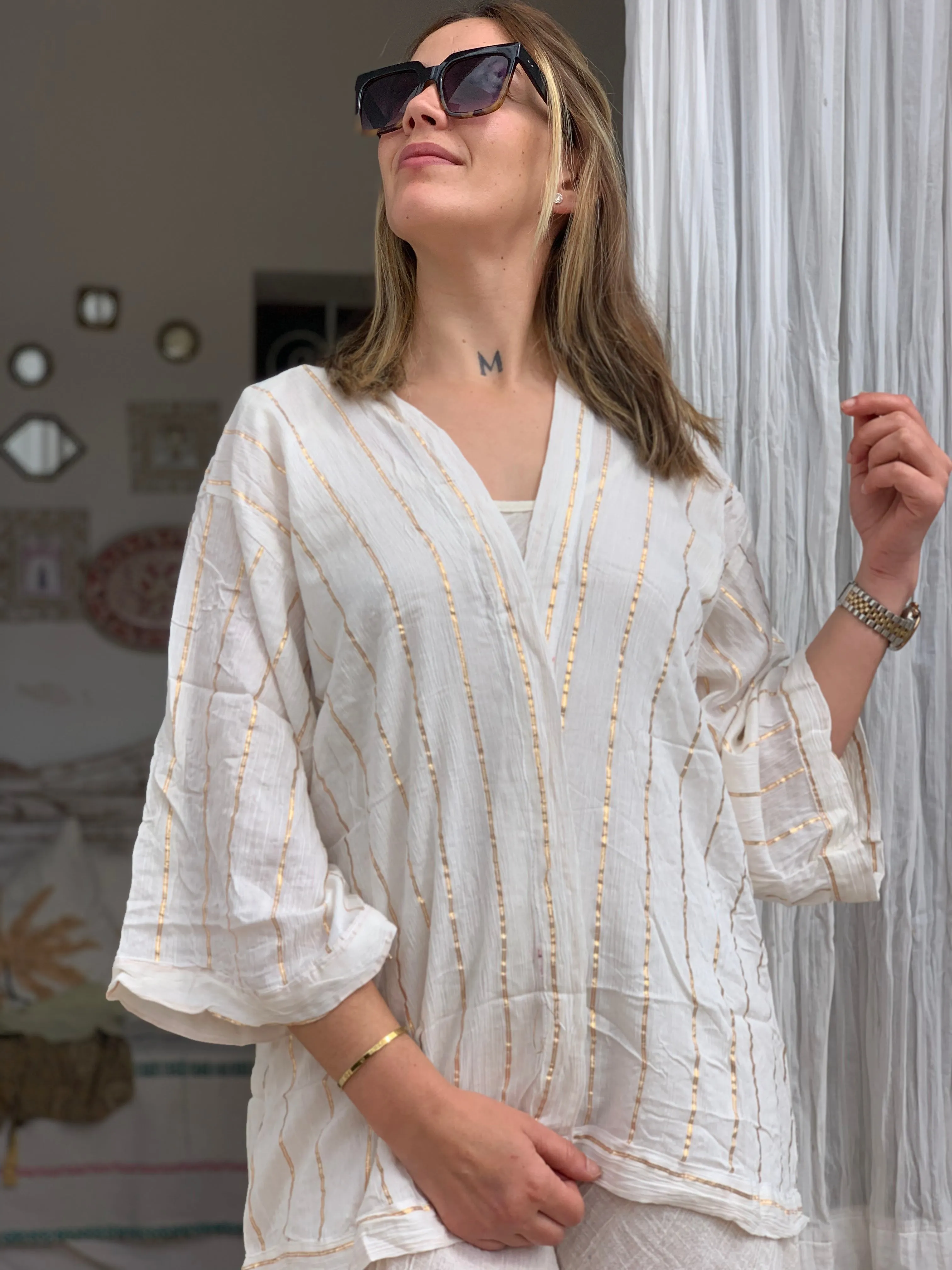 Ibiza boho short kimono 👘 in white and gold